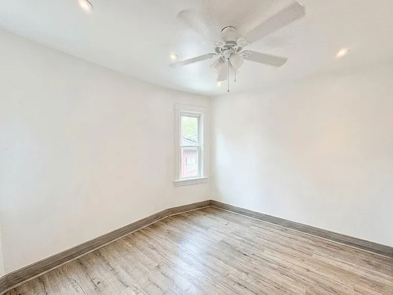 5834 Phillips Ave #2 — Photo 11