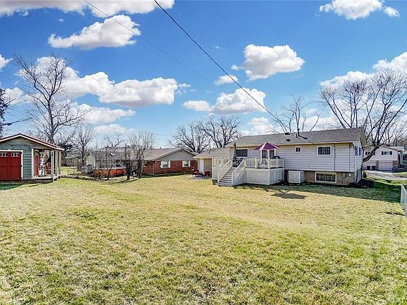 2nd image of 835 Kenbrook Dr