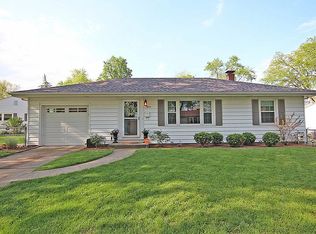 15 1st Dr, Decatur, IL 62521