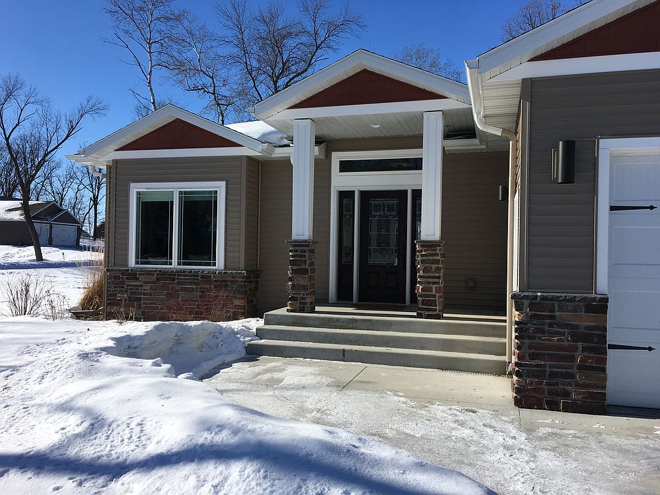 1st image of 789 Lake Forest Cir