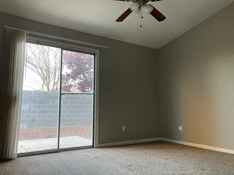 1500 Iron Springs Dr — Photo 10