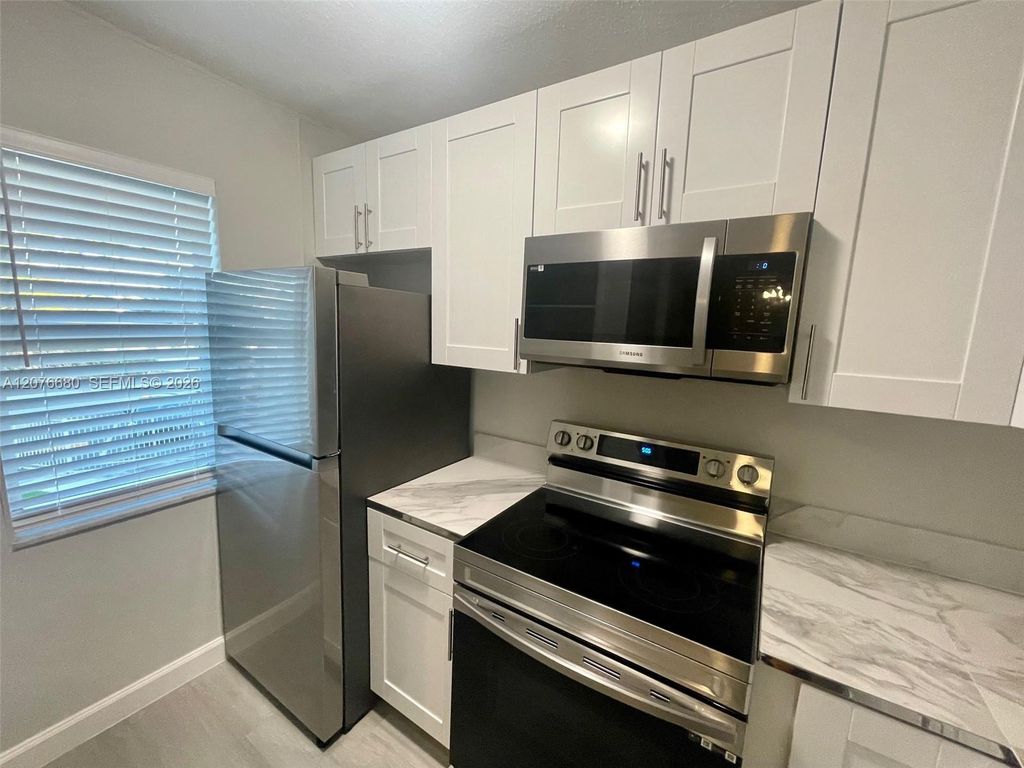 1077 SE 22nd Ave #N8, photo 4