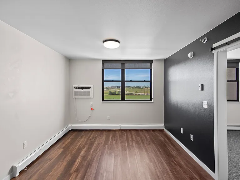Area 57 Apartments — Photo 18