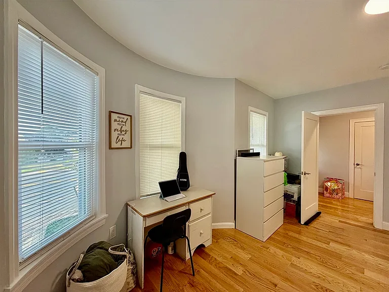 305 Washington St #1 — Photo 9