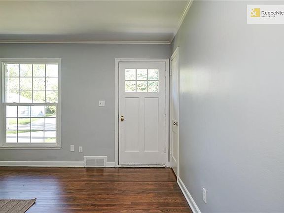 4th image of 5009 Sycamore Dr