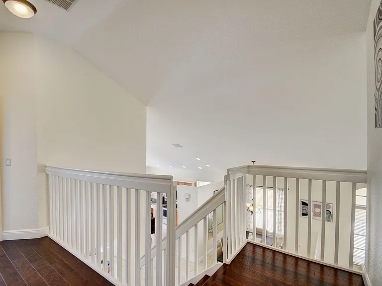 2418 Westmont Dr — Photo 22