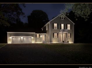 32 Andrew Rd, Hamden, CT 06518