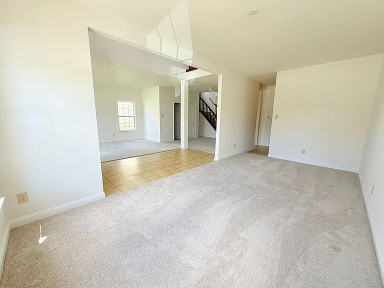 2946 Heirloom Ln — Photo 6