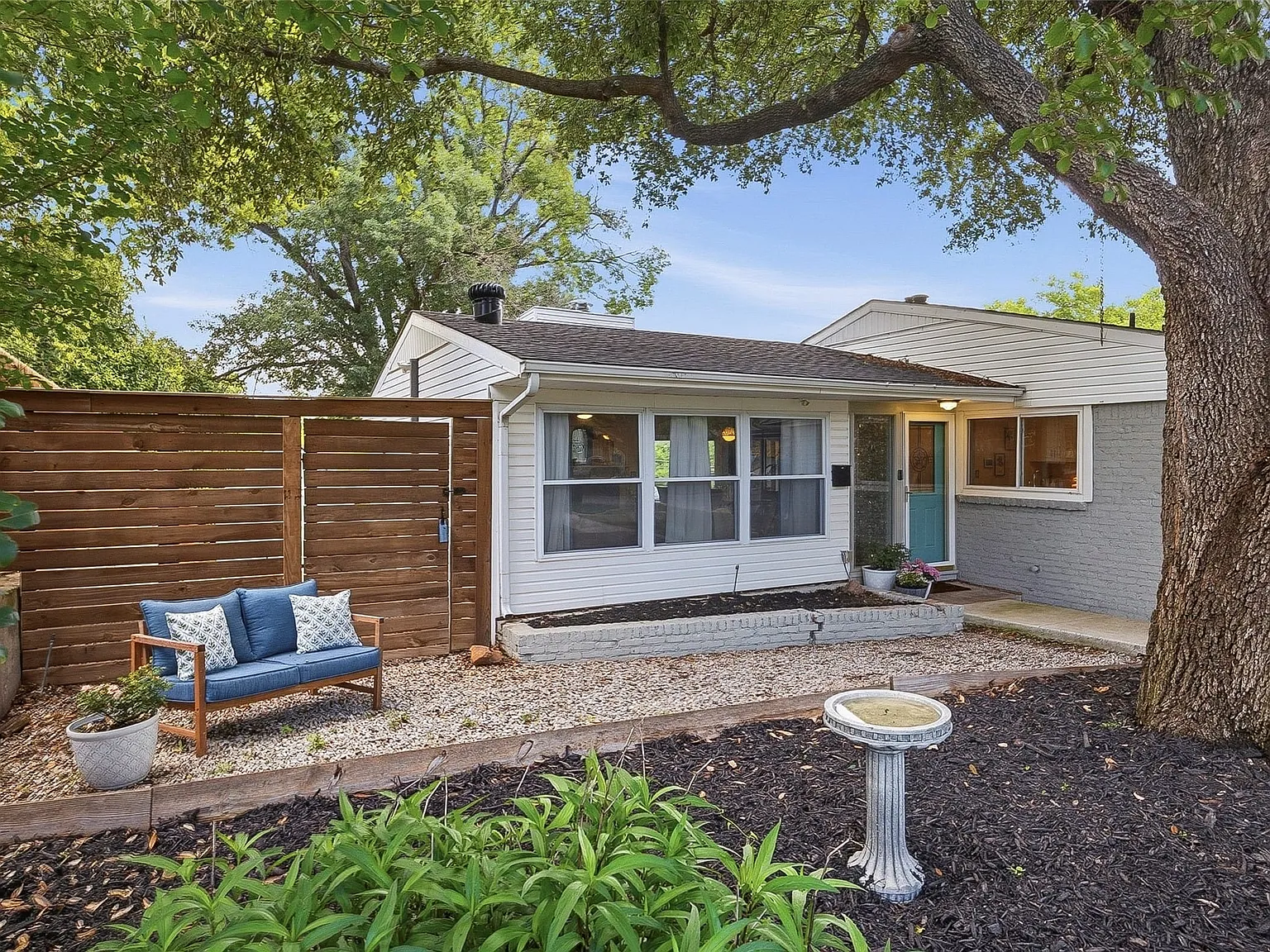 3 bed, 2.0 bath, 1716 sqft, $3,250 — Photo 3