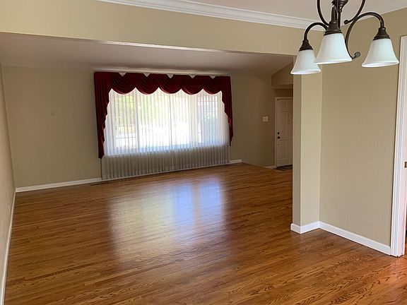 3rd image of 645 Spruce Dr