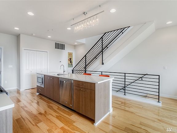 4th image of 4251 214th Pl SE #70