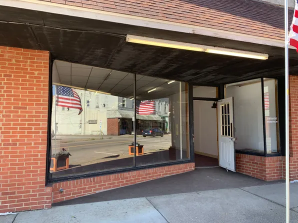 136 W Main St, Newcomerstown, OH 43832