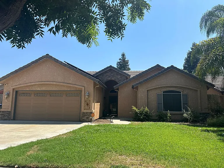 2526 S Jensen St — Photo 1