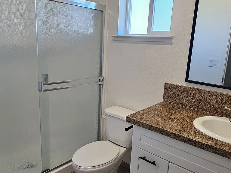 930 W Alameda St #B — Photo 10
