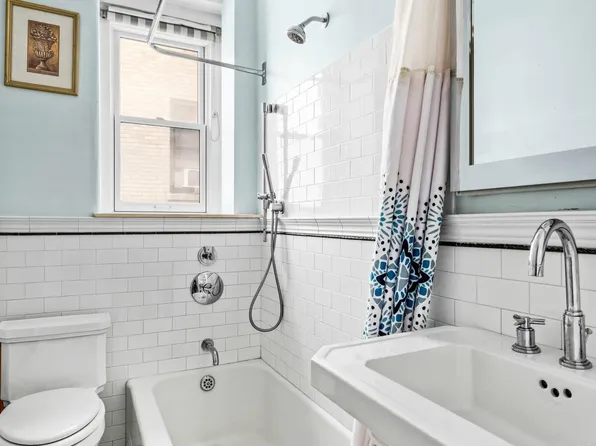 3 East 85th Street image 4 of 5