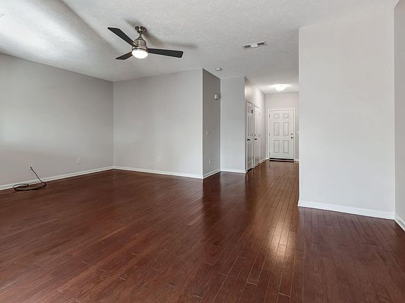 4th image of 8103 Valley Oak Dr