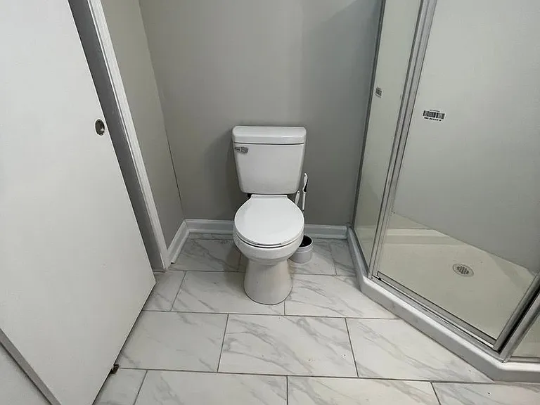 3411 Strong Ave #8 — Photo 6