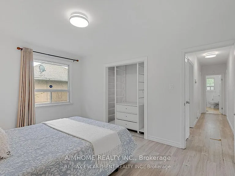 2076 Constance Dr — Photo 24