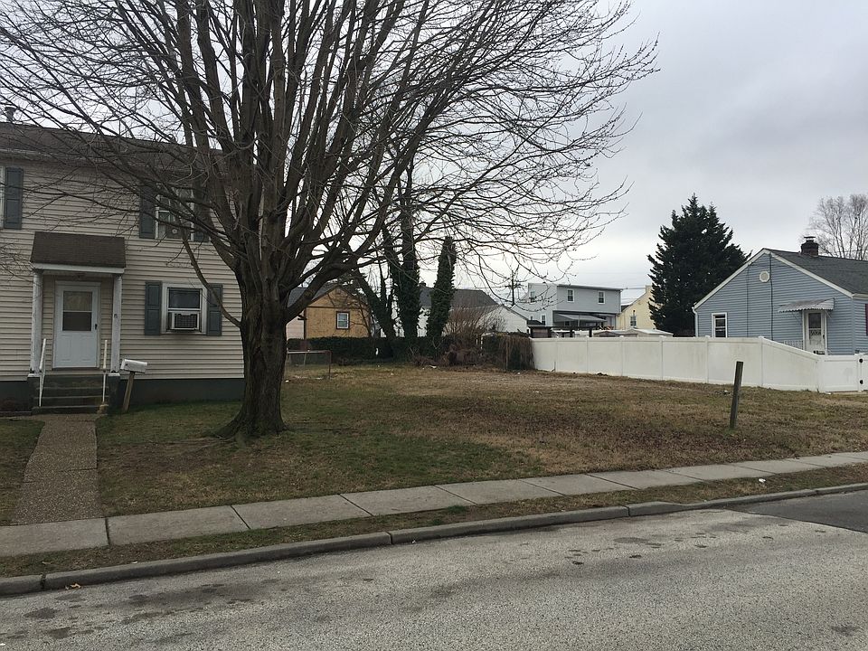 2nd image of 229 Warren Ave