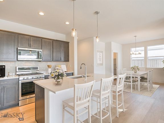4th image of 1514 Cyril Way