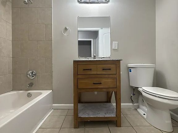 4th image of 1840 Glenhill Pl