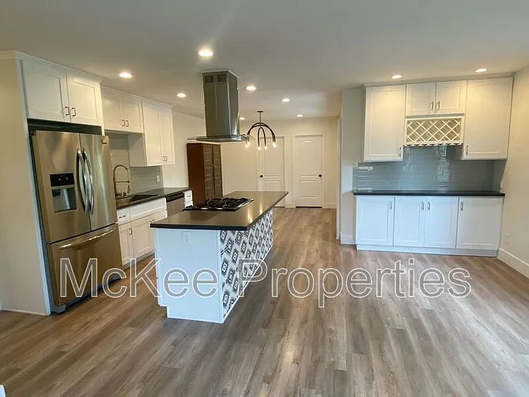 4605 59th St — Photo 4