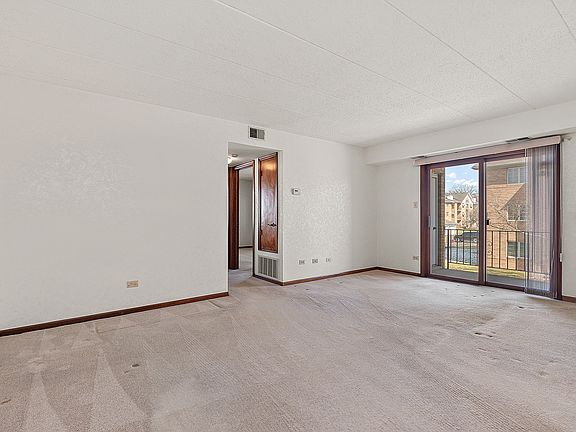 4th image of 3024 Matthew Ln APT C2