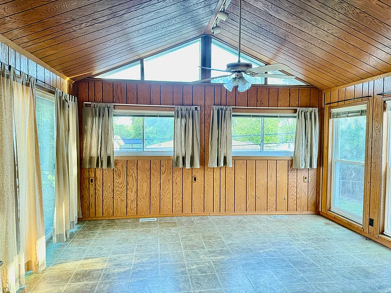 643 Village Square Dr — Photo 7