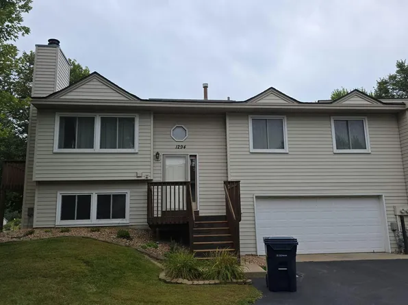 1294 Deercliff Ln, Eagan, MN 55123