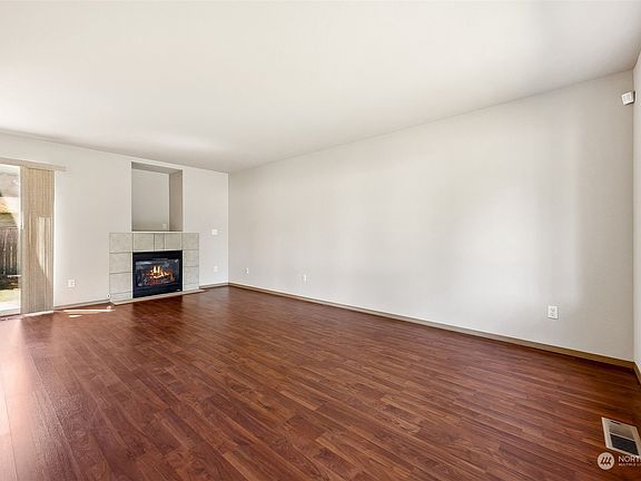3rd image of 1024 118th Street E