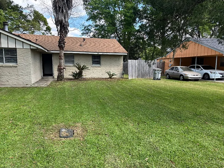 3543 Buchanan St — Photo 6