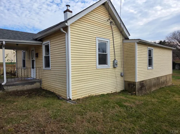 403 W King St, Bedford, VA 24523