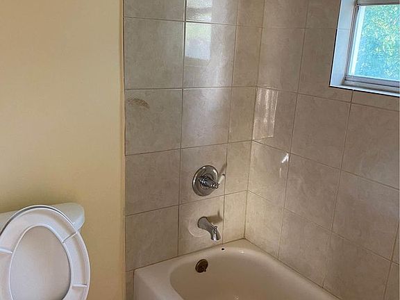 5th image of 6406 Schiller St