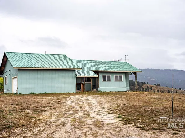 107 Skidoo Pl, Cascade, ID 83611