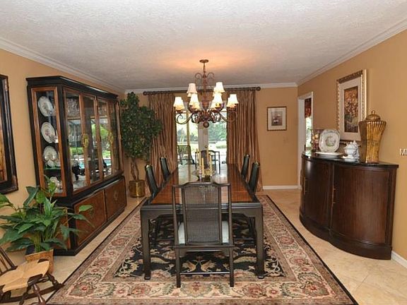 4th image of 1733 Alvarado Ct
