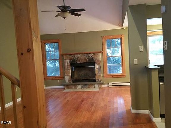 2nd image of 410 Hickory Dr