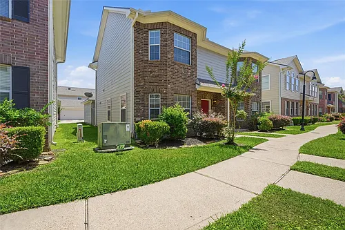 2031 Kemah Village Dr Photo 1