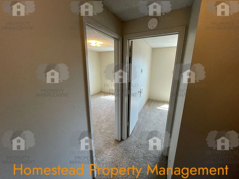 1630 Monmouth St — Photo 10