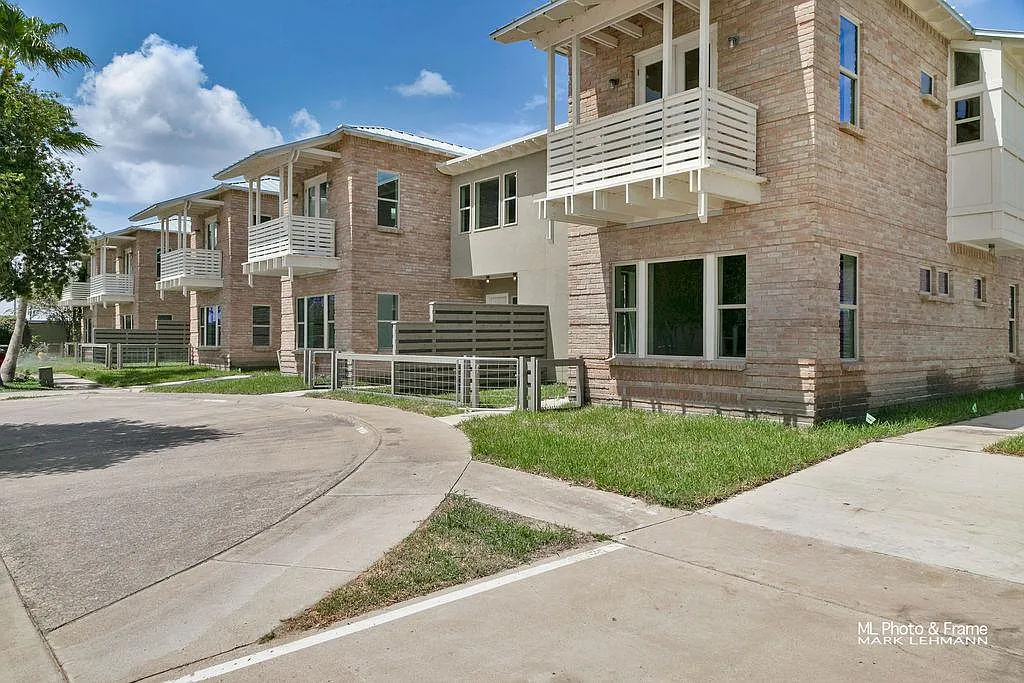 Building Photo - 524 Wildrose Ln #9