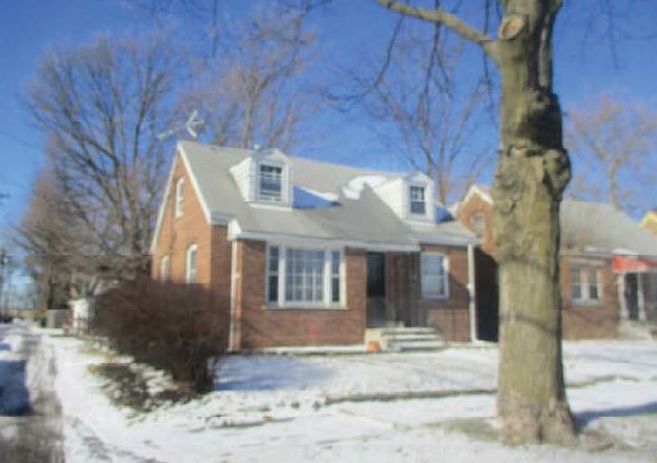 2nd image of 14324 S Dearborn St
