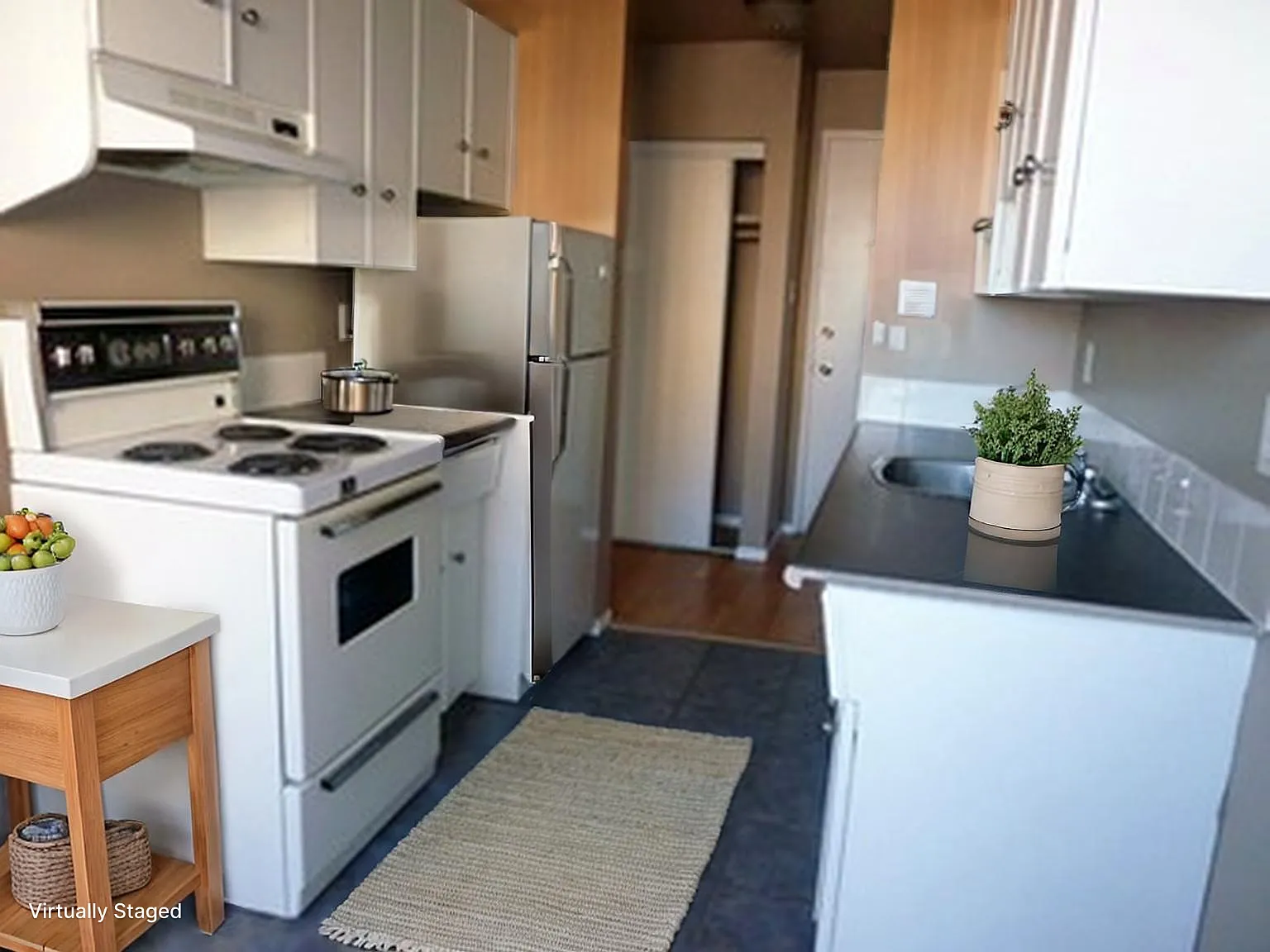 Dickens Apartments — Photo 4