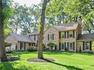 306 Winchester Ct, Lake Bluff, IL 60044