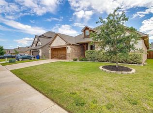 437 Hudson Ln, Burleson, TX 76028