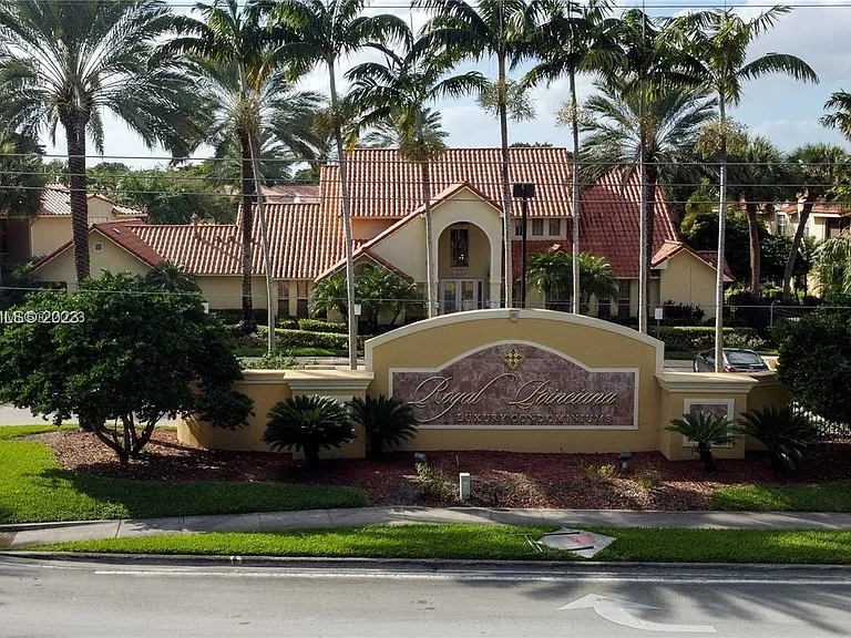 1227 SW 46th Ave #304 — Photo 28