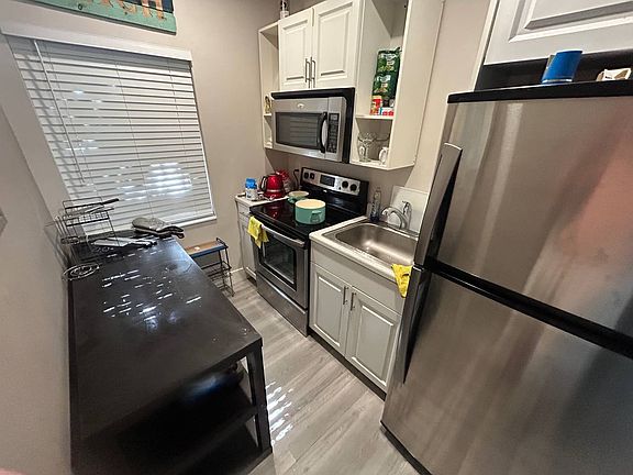 2nd image of 840 NE 17th Ave APT 3