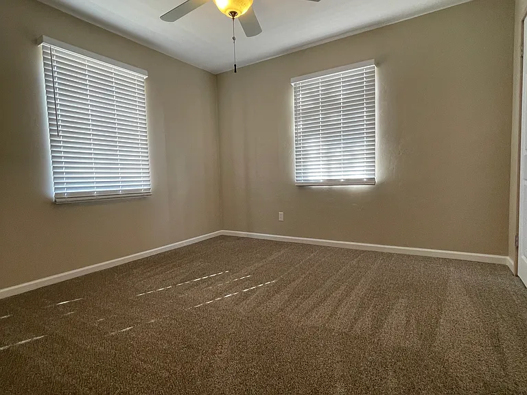 4327 N 17th Ave — Photo 23