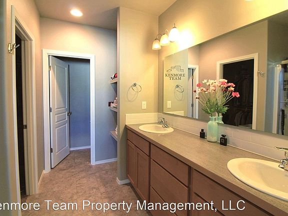 5th image of 661 Marysville Way