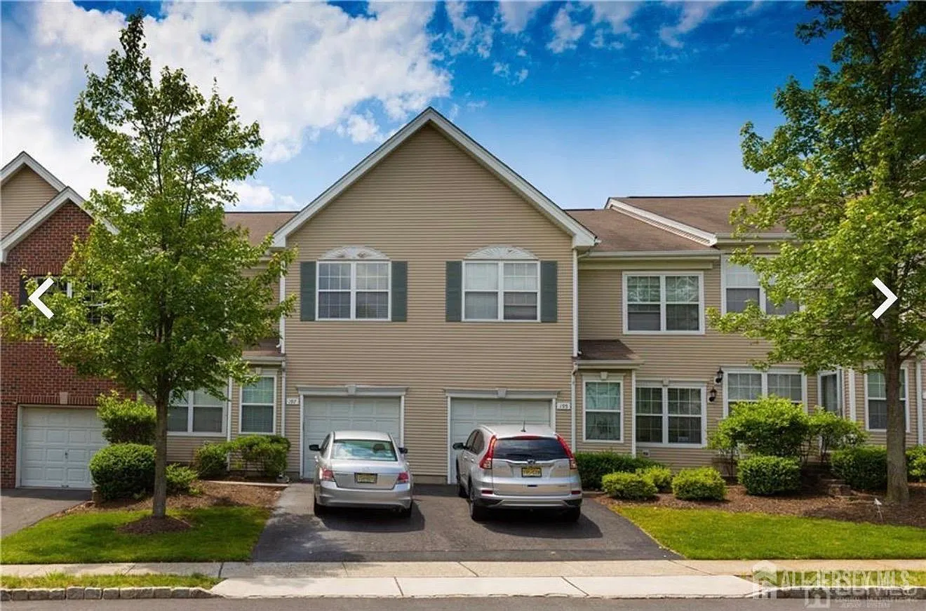 4 bed, 2.5 bath, 2096 sqft, $3,950 — Photo 1