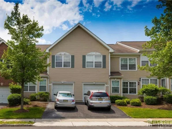 197 Windsong Cir, East Brunswick, NJ 08816