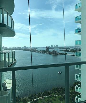 3rd image of 1900 N Bayshore Dr APT 2603